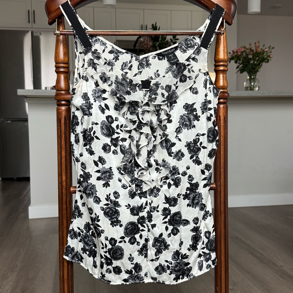 White House Black Market Monochrome Floral Silk Top Blouse Feminine Ruffle